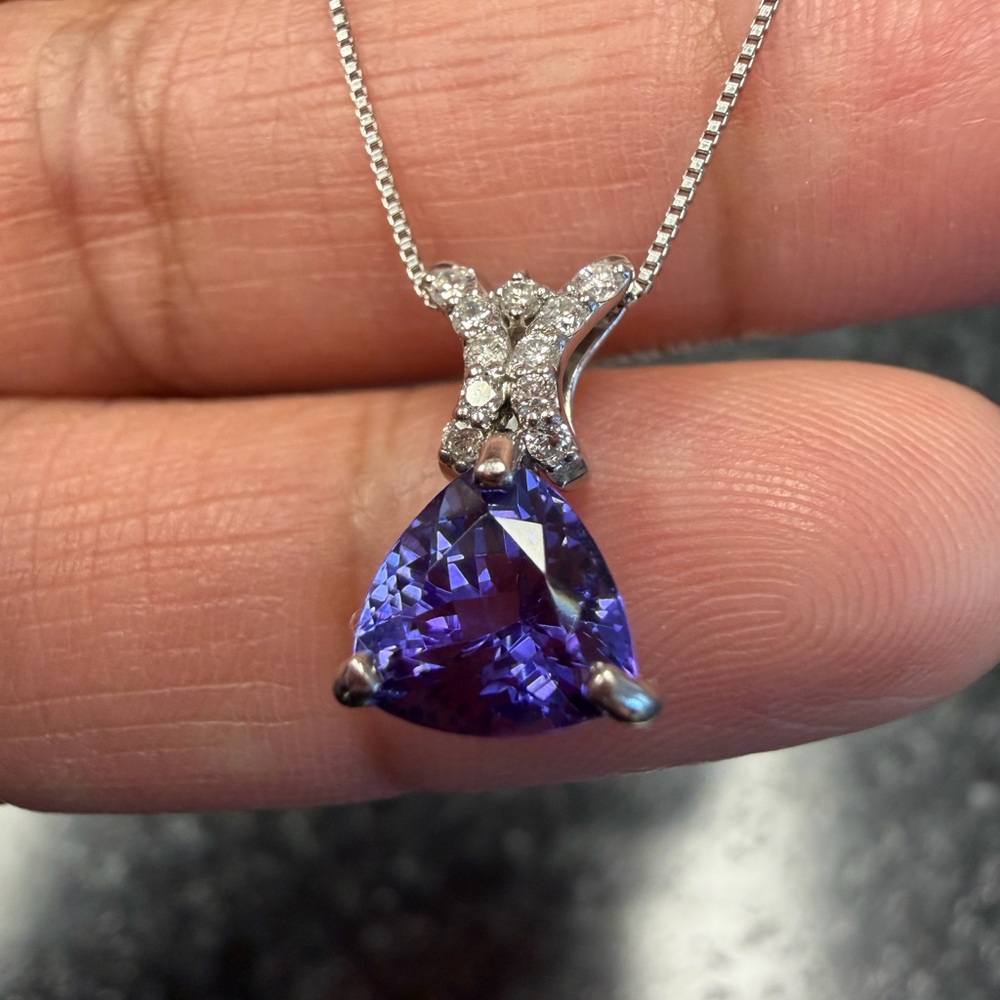 Platinum Natural Tanzanite necklace